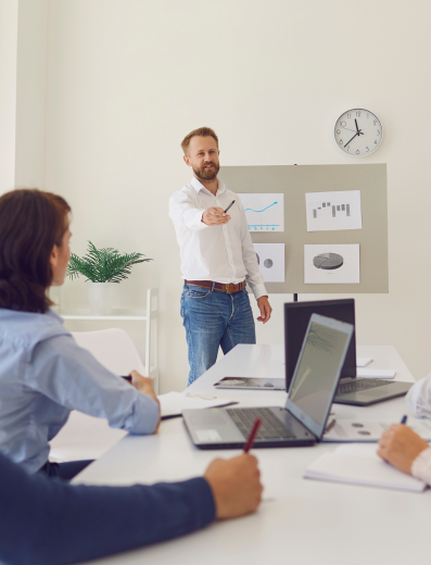 Coaching de dirigeant, consultant Learning Partners en action avec des cadres